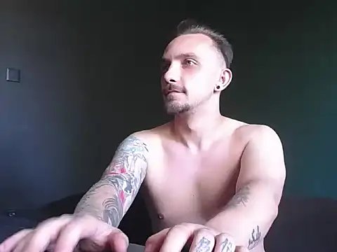 Snapshot of guesswhatbitch chatting on September 24, 2025, 11:46 am guesswhatbitch online show from September 24, 2025, 11:46 am