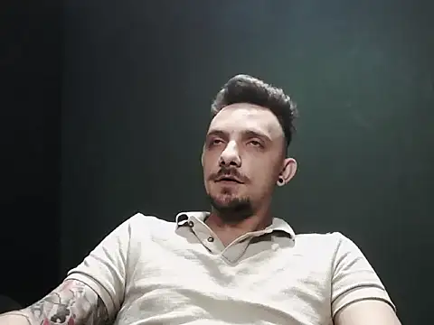 Snapshot of guesswhatbitch chatting on October 5, 2025, 7:34 pm guesswhatbitch online show from October 5, 2025, 7:34 pm