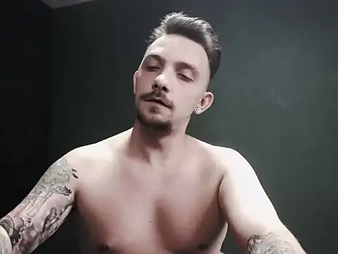 Snapshot of guesswhatbitch chatting on October 8, 2025, 8:23 am guesswhatbitch online show from October 8, 2025, 8:23 am