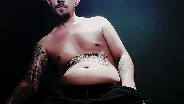 Snapshot of guesswhatbitch chatting on October 20, 2025, 8:09 pm guesswhatbitch online show from October 20, 2025, 8:09 pm