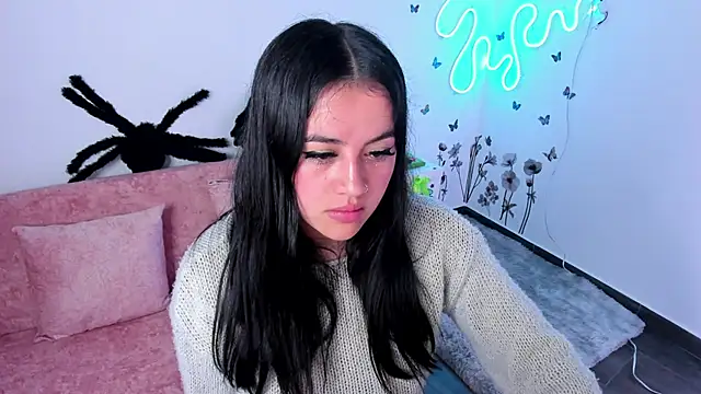 lilielou  online show from January 14, 2026, 9:42 pm