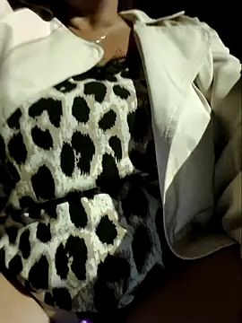 bichota85 online show from September 29, 2025, 8:02 pm