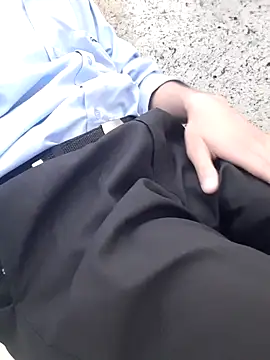 Snapshot of oi_novin2 chatting on October 16, 2025, 1:23 pm oi novin2 online show from October 16, 2025, 1:23 pm