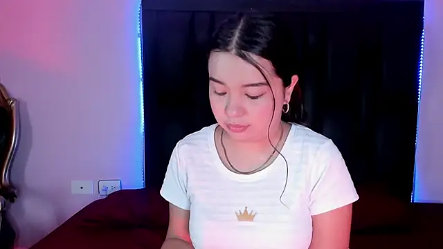 LunaWiill  online show from November 7, 2025, 12:38 pm