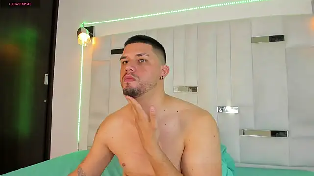 Jacob19  online show from October 5, 2025, 2:43 am