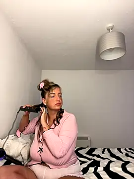 QueenStacyxox online show from October 12, 2025, 11:42 am