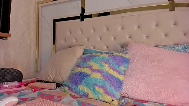 mia vy online show from January 18, 2026, 7:06 pm