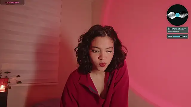  curiouskitten  online show from September 19, 2025, 2:02 am