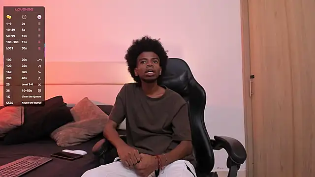 AllexJacob online show from November 3, 2025, 1:56 pm