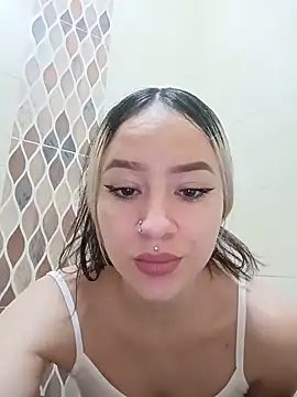 Shairaclark  online show from May 24, 2026, 9:20 pm