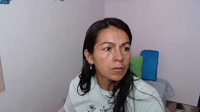 camilavargas  online show from March 13, 2026, 7:20 pm