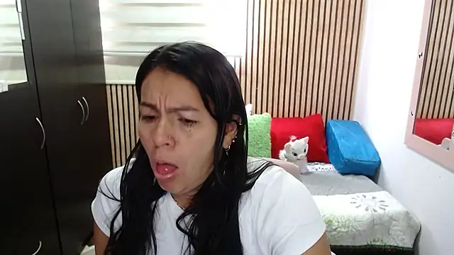 camilavargas  online show from May 26, 2026, 3:30 pm