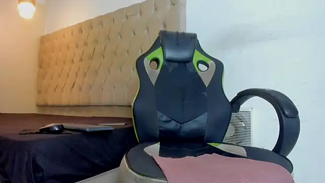 Naomis 35 online show from February 6, 2026, 7:39 pm