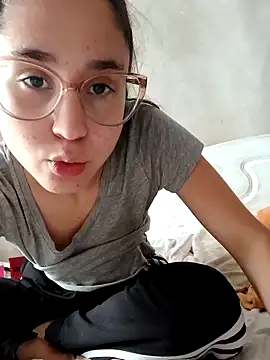 Snapshot of linameii chatting on October 6, 2025, 4:37 pm linameii online show from October 6, 2025, 4:37 pm