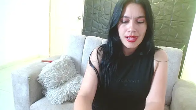 cristal1609 online show from October 3, 2025, 1:30 pm