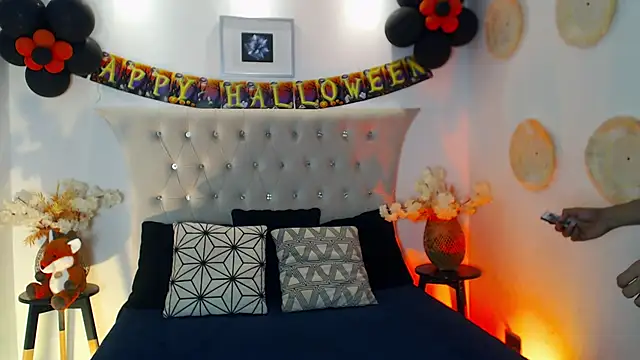 SalvadorFit online show from November 2, 2025, 8:33 pm