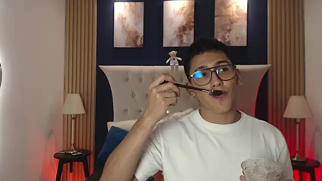 SalvadorFit online show from February 26, 2026, 8:19 pm