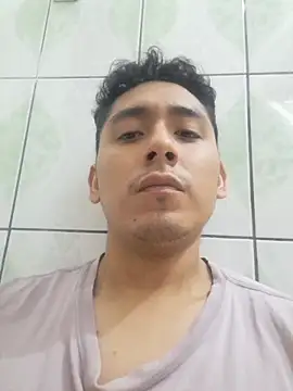 Snapshot of latinbigcock1_ chatting on September 28, 2025, 4:18 am latinbigcock1 online show from September 28, 2025, 4:18 am