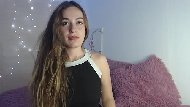 Snapshot of kat_desiree chatting on September 20, 2025, 12:22 am kat desiree online show from September 20, 2025, 12:22 am