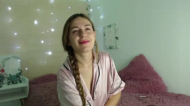 Snapshot of kat_desiree chatting on October 19, 2025, 11:33 am kat desiree online show from October 19, 2025, 11:33 am