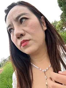 Kayla-love online show from November 6, 2025, 3:29 am