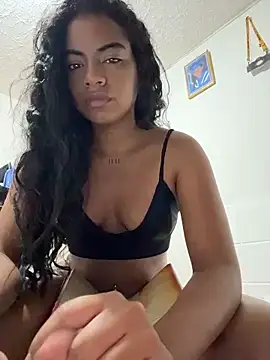 prettysexxxrose online show from April 26, 2026, 6:33 am