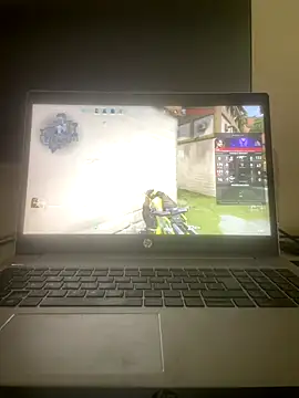 Snapshot of Randy9222 chatting on September 17, 2025, 7:43 am Randy9222 online show from September 17, 2025, 7:43 am