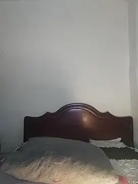 Vale stone  online show from October 10, 2025, 3:38 am