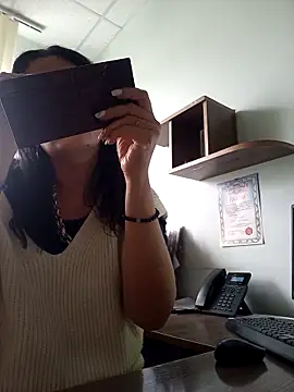 Snapshot of ValeriaLove43211 chatting on September 29, 2025, 7:57 am ValeriaLove43211 online show from September 29, 2025, 7:57 am