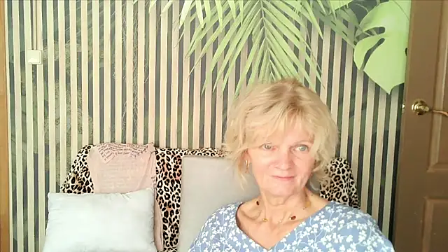 Zoe Steell online show from September 23, 2025, 7:22 am