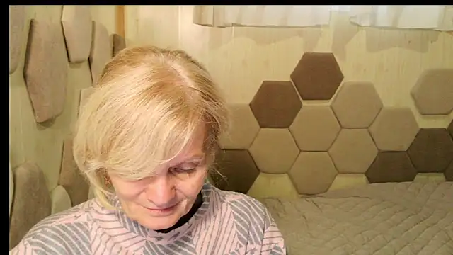 Zoe Steell online show from October 1, 2025, 1:50 pm