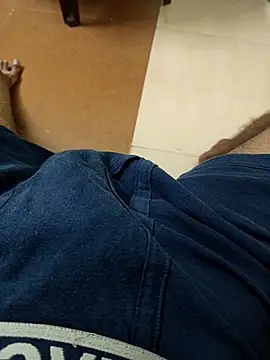 king boy070 online show from September 18, 2025, 9:11 am