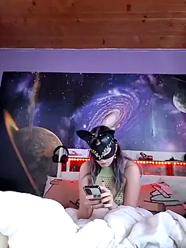 Snapshot of Hot_SkinnyGirl chatting on November 2, 2025, 1:24 pm Hot SkinnyGirl online show from November 2, 2025, 1:24 pm