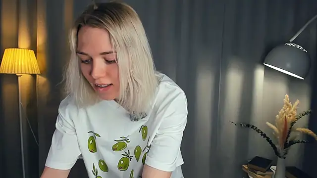 DianeHonnette online show from March 21, 2026, 7:28 pm