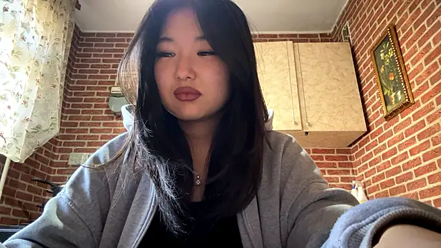 EmmaLeexth online show from March 25, 2026, 10:21 am