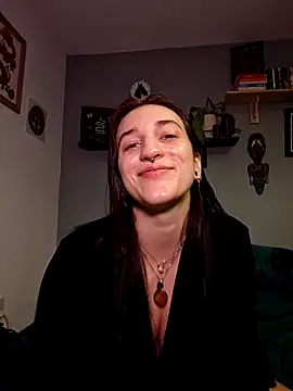 laradoom online show from September 20, 2025, 2:51 pm