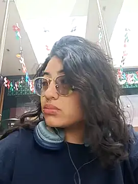 SabrinaV  online show from January 18, 2026, 5:17 pm