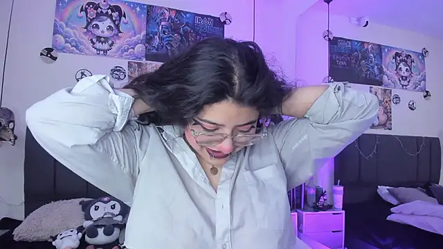 SabrinaV  online show from March 24, 2026, 11:48 am