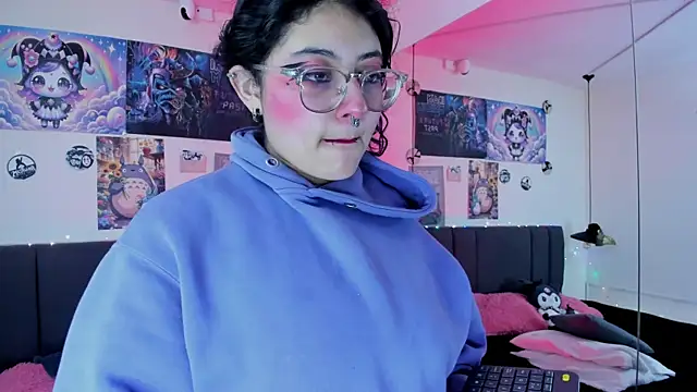 SabrinaV  online show from May 20, 2026, 11:27 am