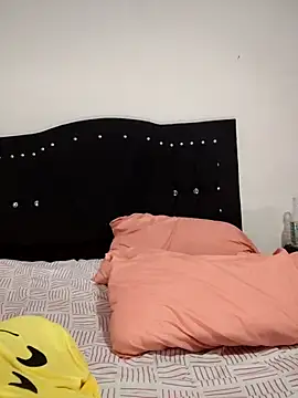 MELISSA ROSSI online show from February 6, 2026, 1:21 am