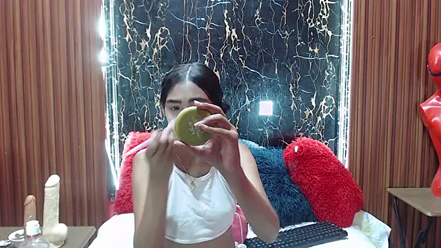 MadelinPaterson online show from October 8, 2025, 7:22 pm