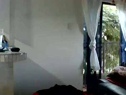 XavierFox1 online show from November 12, 2025, 7:46 pm