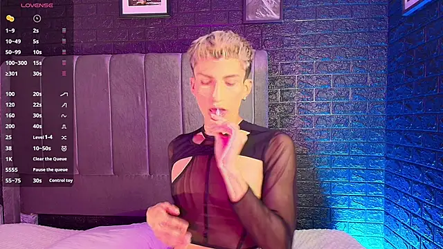 Snapshot of Erick_Velveth chatting on November 10, 2025, 6:34 am Erick Velveth online show from November 10, 2025, 6:34 am