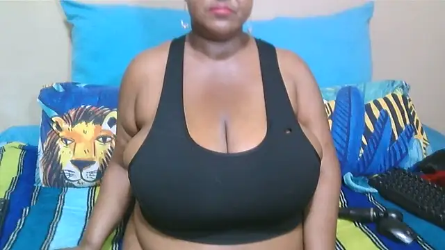 GAIGANTICBOOBS online show from April 12, 2026, 7:52 pm
