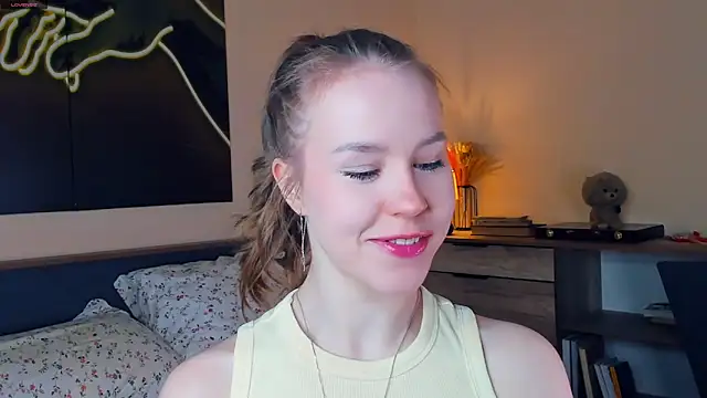 MaliaBourraine online show from March 9, 2026, 9:46 am