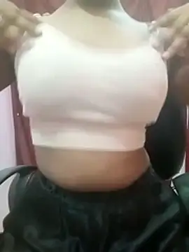 Snapshot of pari_rani7 chatting on October 17, 2025, 3:53 am pari rani7 online show from October 17, 2025, 3:53 am