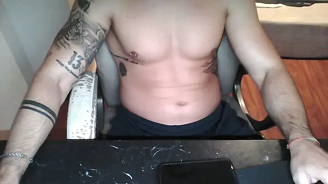 Snapshot of yourfantasy777 chatting on October 6, 2025, 7:11 pm yourfantasy777 online show from October 6, 2025, 7:11 pm