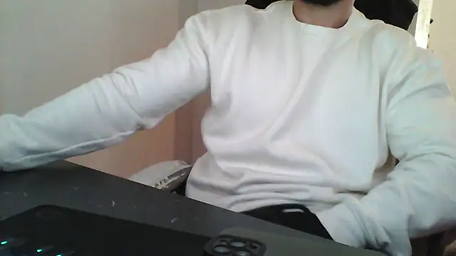 yourfantasy777 online show from November 18, 2025, 4:33 pm