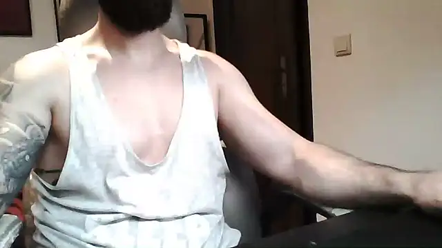 Snapshot of yourfantasy777 chatting on June 19, 2026, 11:19 pm yourfantasy777 online show from June 19, 2026, 11:19 pm