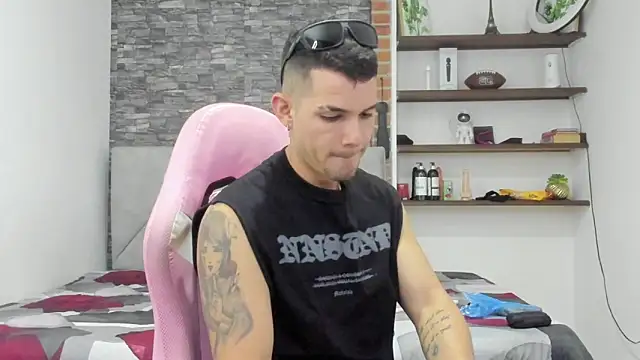 BooyHott  online show from February 14, 2026, 6:59 pm